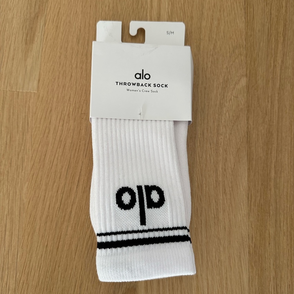 alo throwback socks in white/black womens size 5-7.5